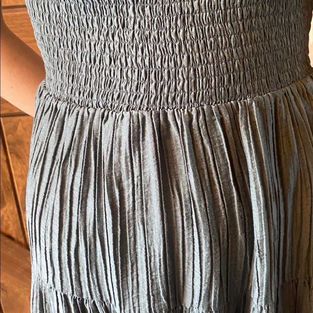 Pretty dress - Picture 3 of 6